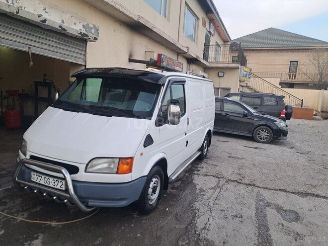 Ford Transit-9
