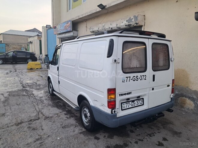 Ford Transit-10