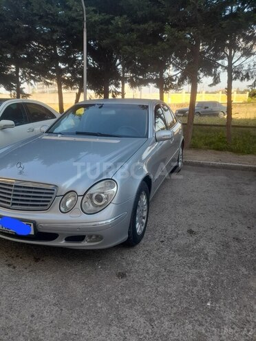 Mercedes E 220-2