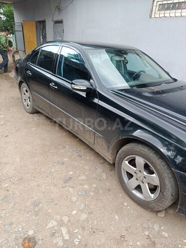 Mercedes E 270-2