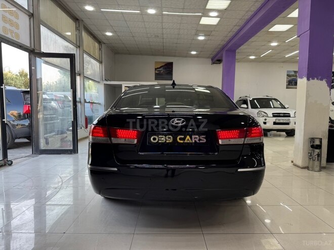 Hyundai Sonata-12