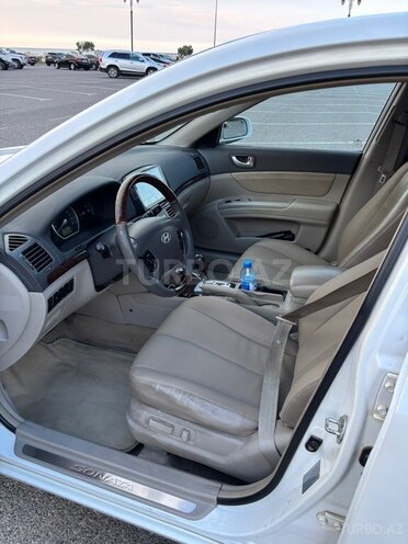 Hyundai Sonata-6