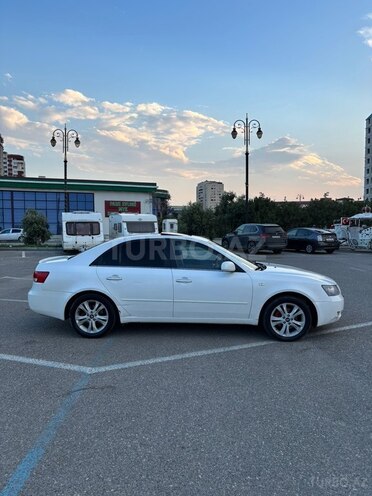 Hyundai Sonata-2