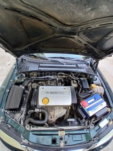 Opel Vectra-4
