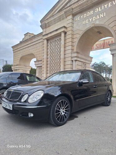 Mercedes E 240-4