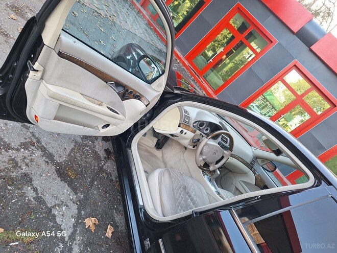 Mercedes E 240-11