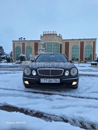 Mercedes E 240-1