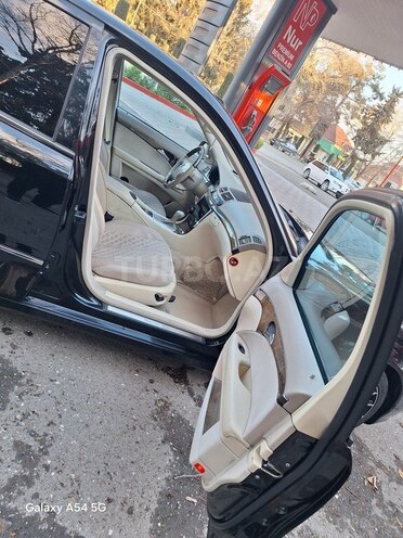 Mercedes E 240-17