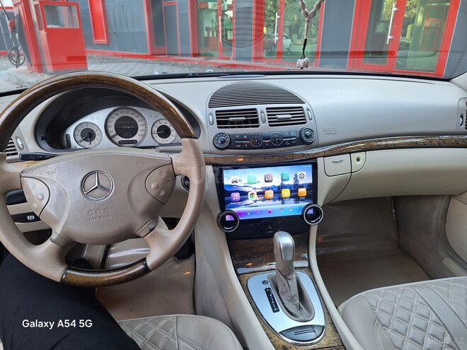 Mercedes E 240-2