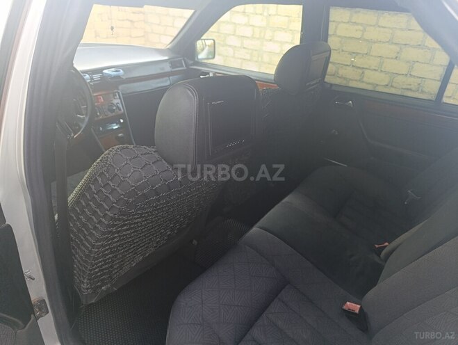 Mercedes 280 E-9