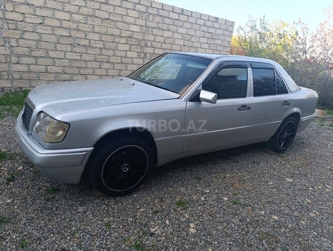Mercedes 280 E-14