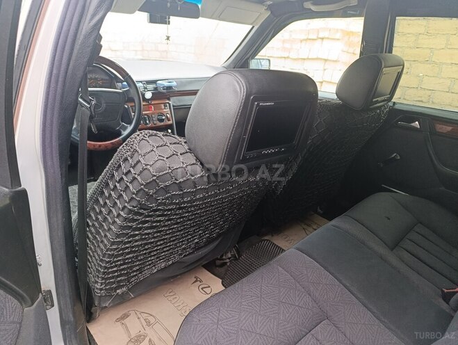 Mercedes 280 E-17