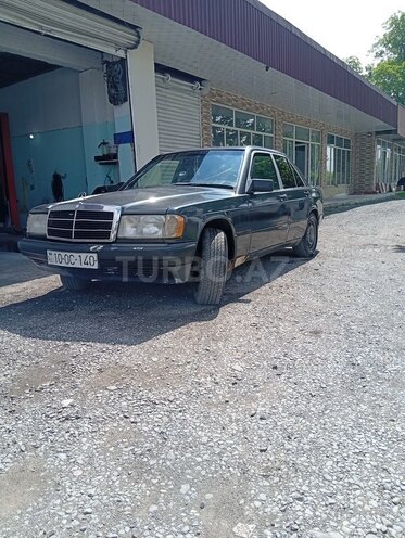 Mercedes 190-1