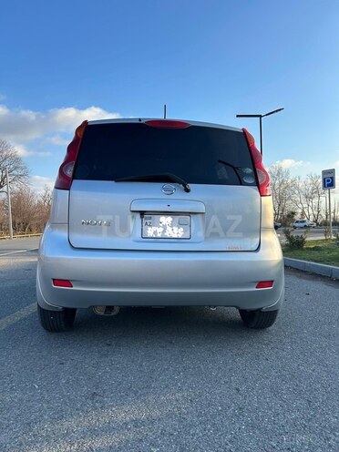 Nissan Note-2