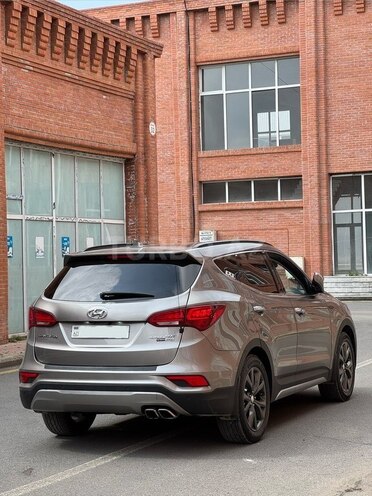 Hyundai Santa Fe-4