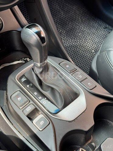 Hyundai Santa Fe-10