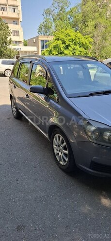 Opel Zafira-2
