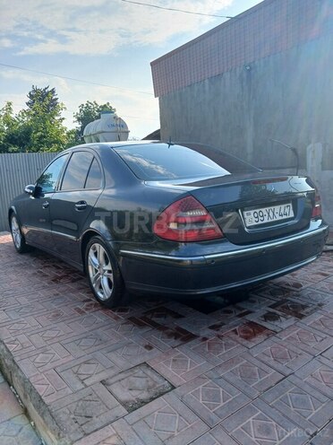 Mercedes E 270-5