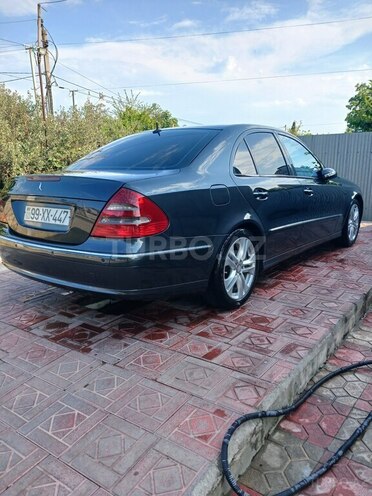 Mercedes E 270-6