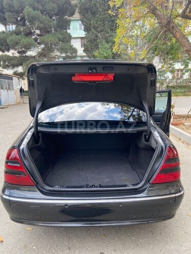 Mercedes E 270-10