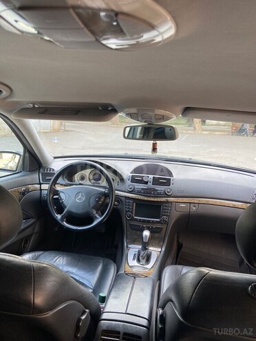 Mercedes E 270-8