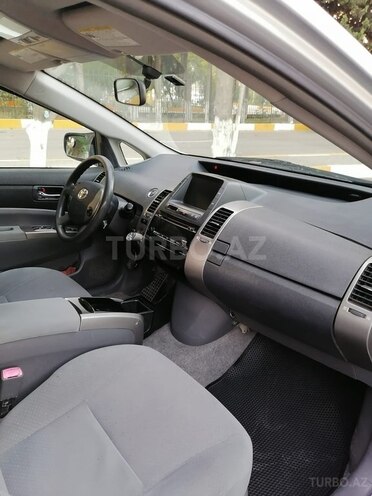 Toyota Prius-7