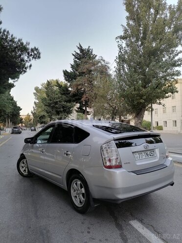 Toyota Prius-3
