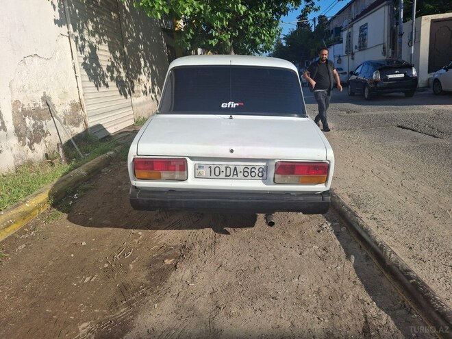 LADA (VAZ) 2107-2