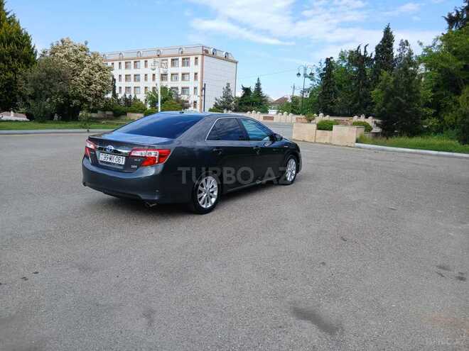 Toyota Camry-5