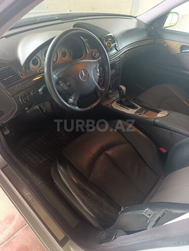 Mercedes E 220-2