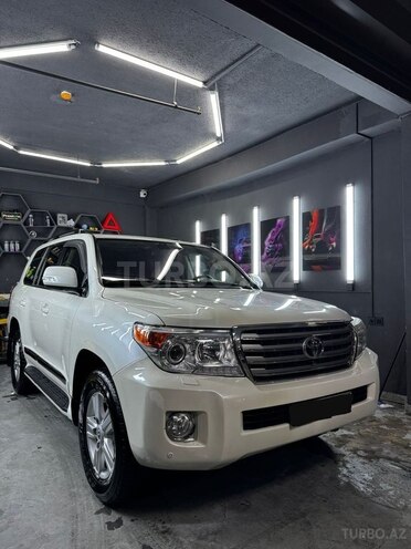 Toyota Land Cruiser-3