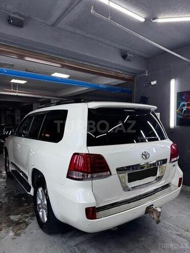 Toyota Land Cruiser-5