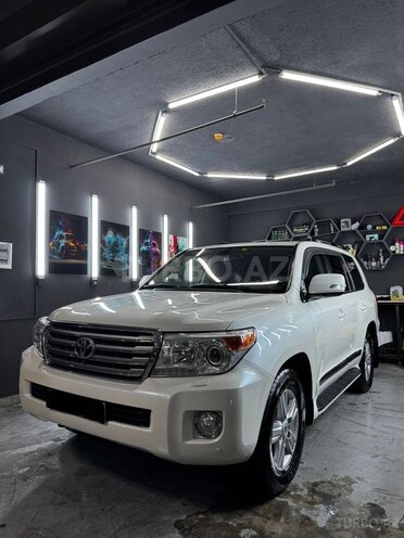 Toyota Land Cruiser-2