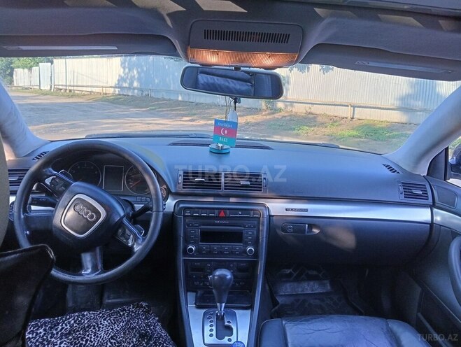Audi A4-2