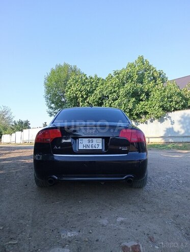 Audi A4-3