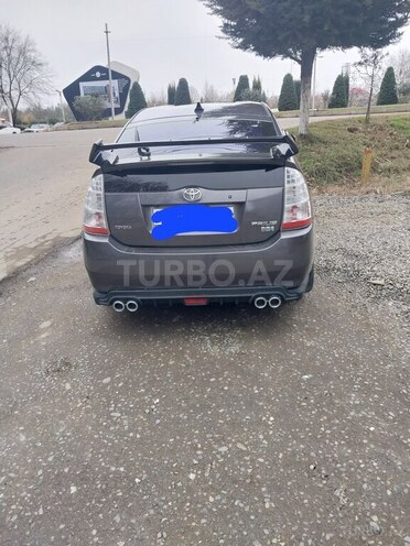 Toyota Prius-2