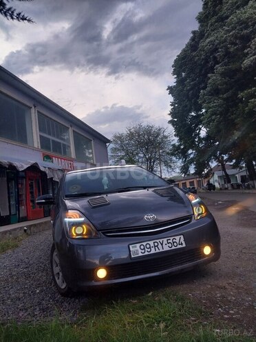 Toyota Prius-1