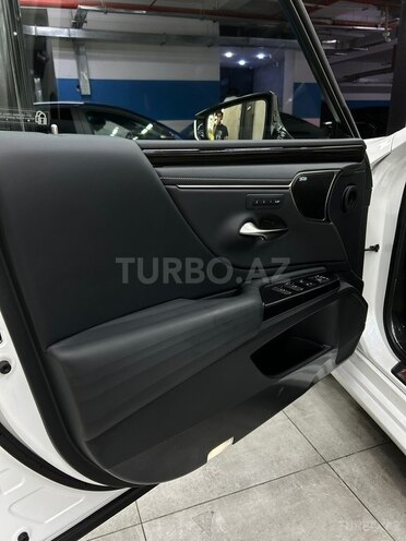 Lexus ES 250-12
