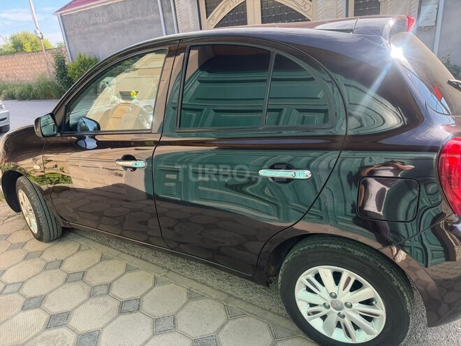 Nissan March-10