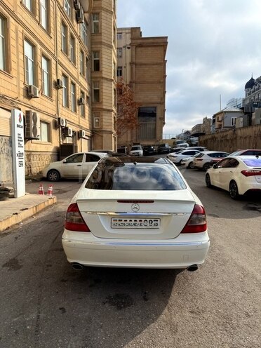 Mercedes E 280-4