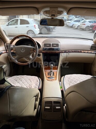 Mercedes E 280-10