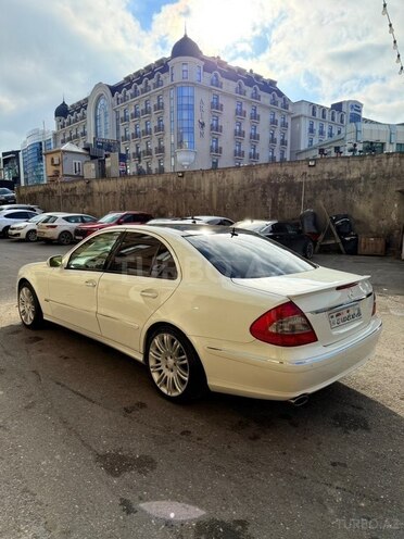 Mercedes E 280-5