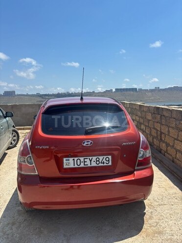 Hyundai Accent-4