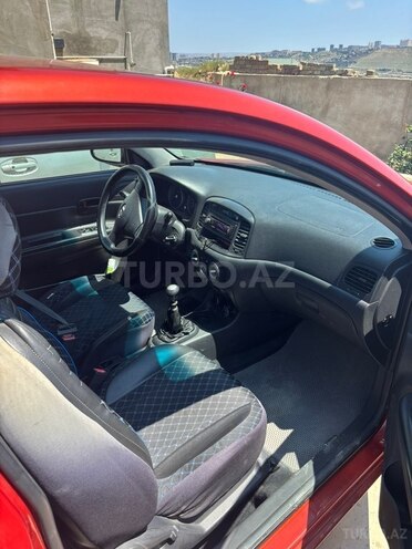 Hyundai Accent-8
