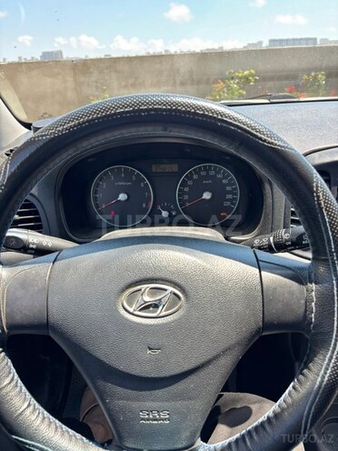 Hyundai Accent-10