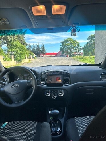 Hyundai Accent-6
