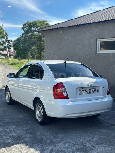 Hyundai Accent-3