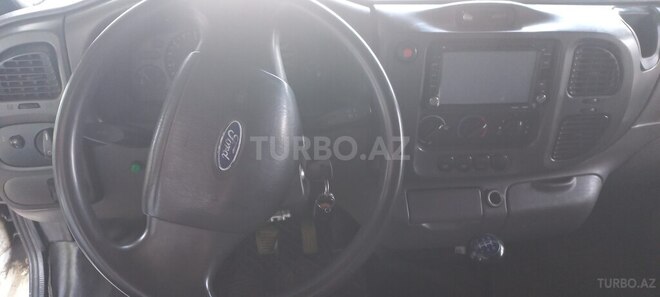 Ford Transit-3
