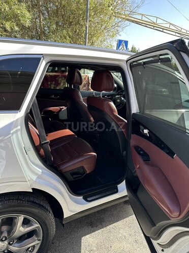 Kia Sorento-8