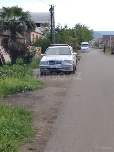 Mercedes C 200-1